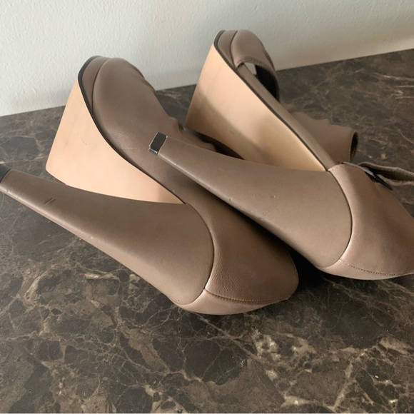 Tan Leather Steve Madden Chunky Heel / Pump Size 8 - Picture 7 of 11